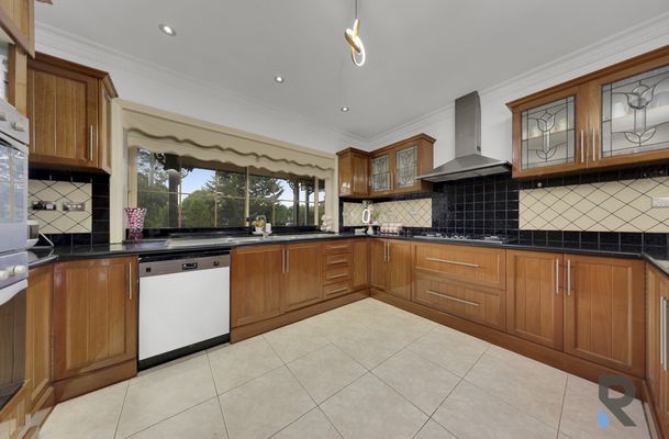 33 King William Court, Wallan