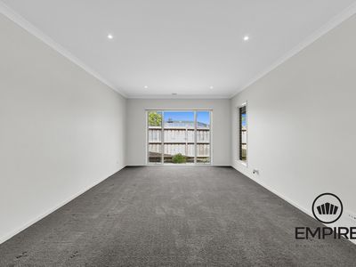 9 Grande Belmond Ave, Clyde