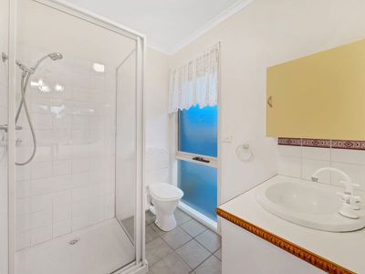 6 Ayres Close, Cranbourne North