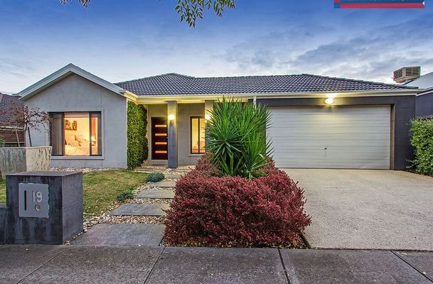19 Lauderdale Drive, Craigieburn