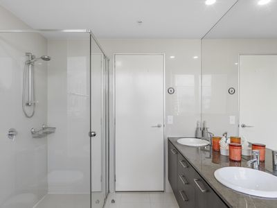 801 / 4 Wahroonga Place, Surfers Paradise