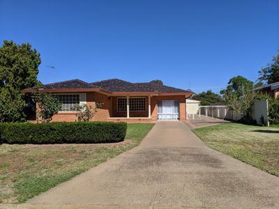 9 Laughton Street, Dubbo