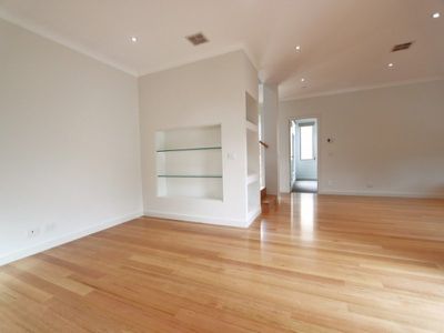 2 / 22 Sumersett Avenue, Oakleigh South