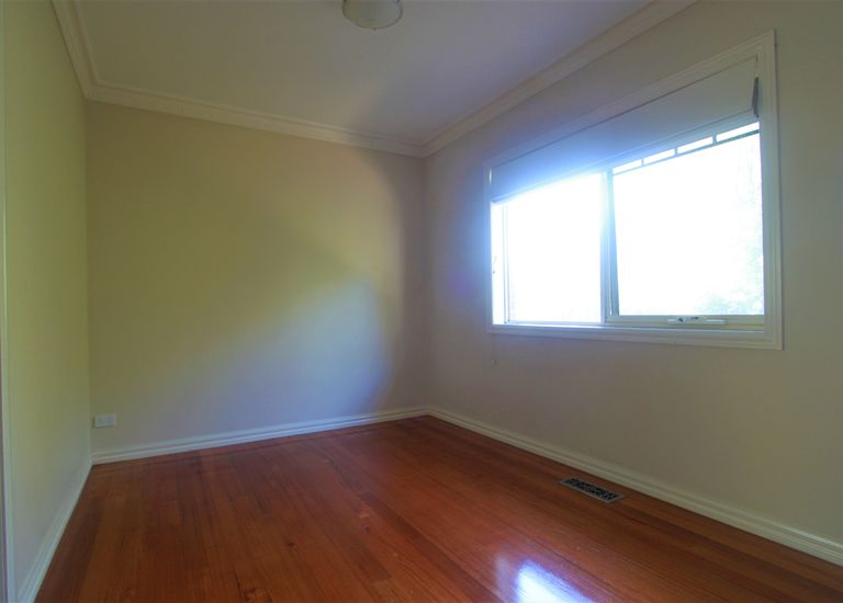 2 / 6 Macrina Street, Oakleigh East
