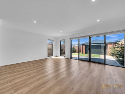 3 Prune Walk, Manor Lakes