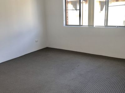 6/33 Queens Road, Westmead