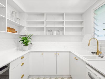 74 South Street, Forster