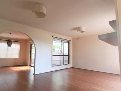 1 / 10 Willow Glen Court, Dingley Village
