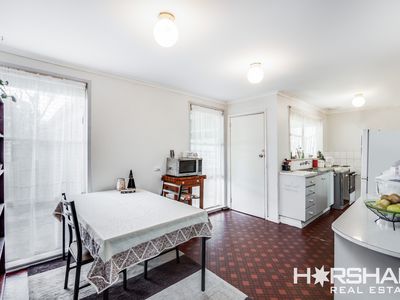 17 Felstead Avenue, Horsham