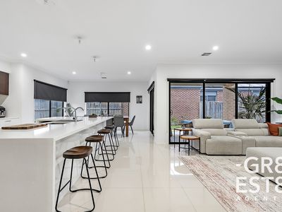 91 Aquatic Drive, Cranbourne West