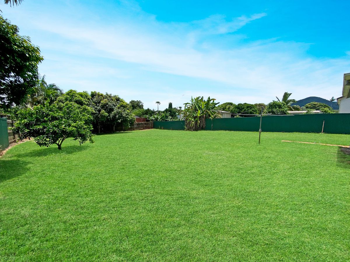 74 Planet Avenue, Atherton