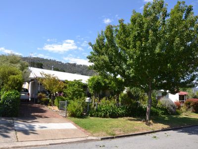 84 Lakeside Avenue, Mount Beauty