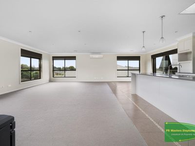 9 Piggott Place, Blayney