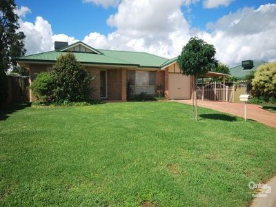 9 Plover Close, Dubbo
