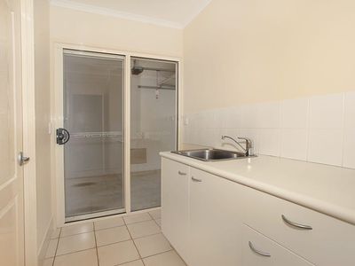 2 Lanai Close, Parrearra