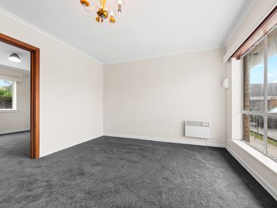 5 / 6 Rondell Avenue, West Footscray