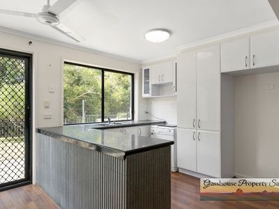 6 Macamia Grove, Glass House Mountains