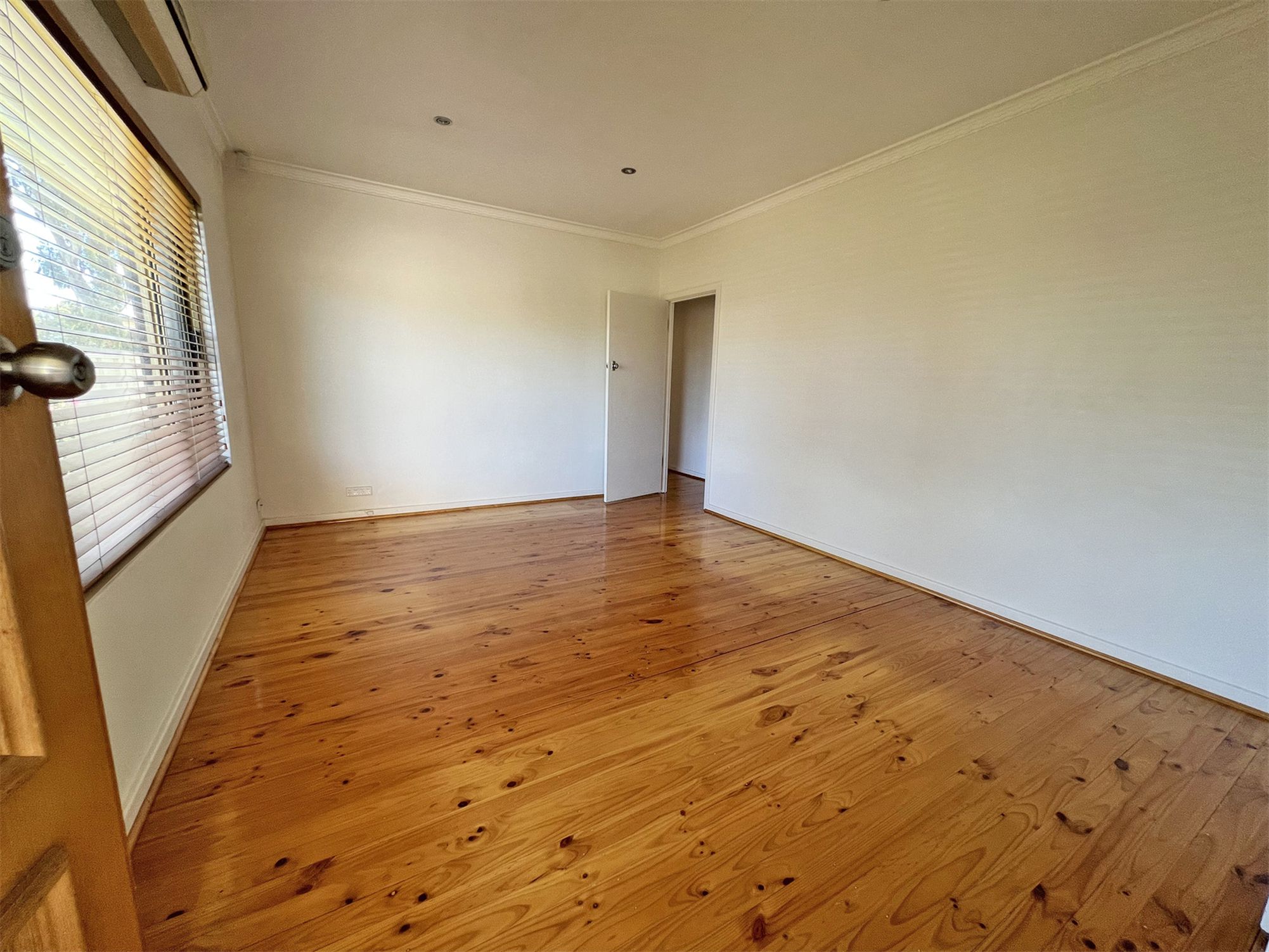 33 Wolseley Terrace, Ascot Park