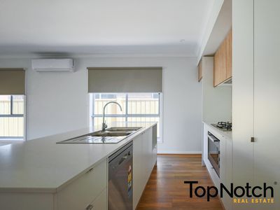 49 Leadbeater Circuit, Beveridge