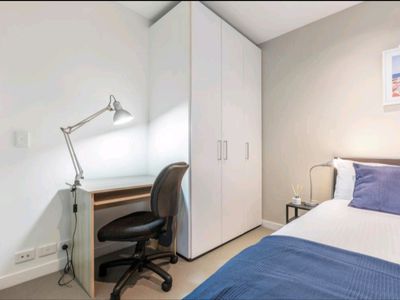 2001 / 639 Lonsdale Street, Melbourne