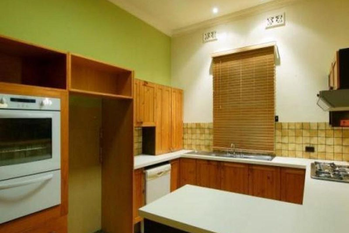 22 Robert Street, Como