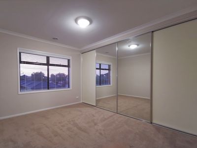 50 Sunnybank Drive, Point Cook