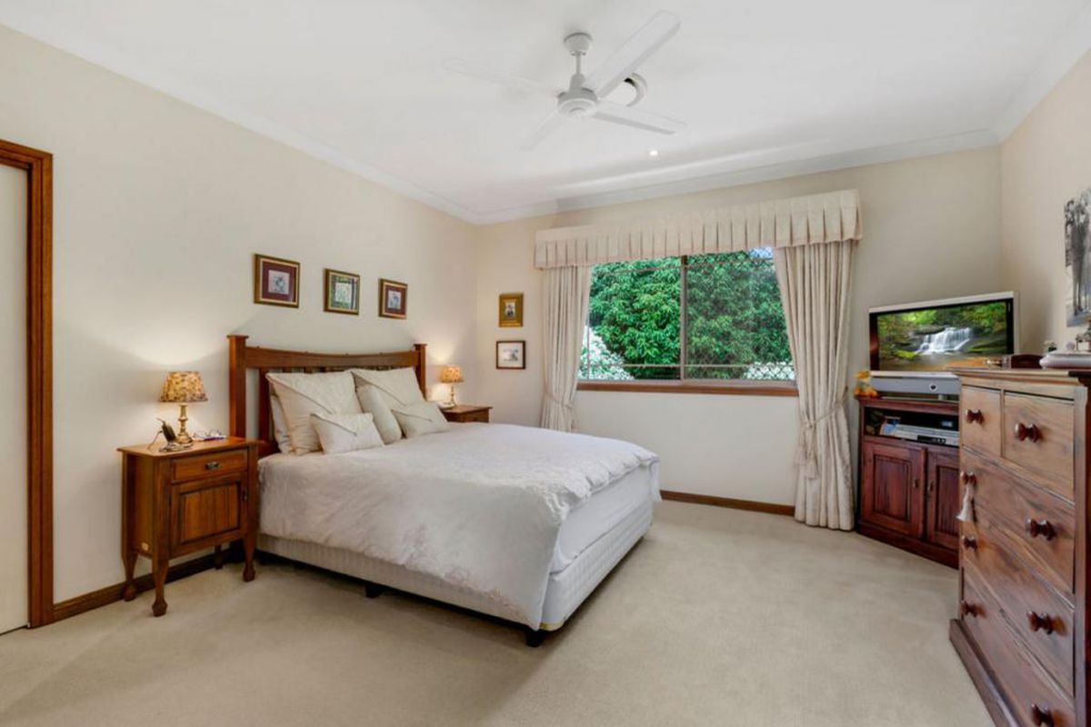 35 Nerang River Drive, Nerang