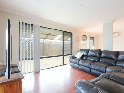 1 Kookynie Loop , Baldivis