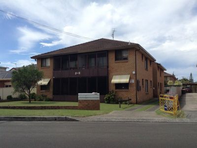 8 / 11 Peterborough Avenue, Lake Illawarra