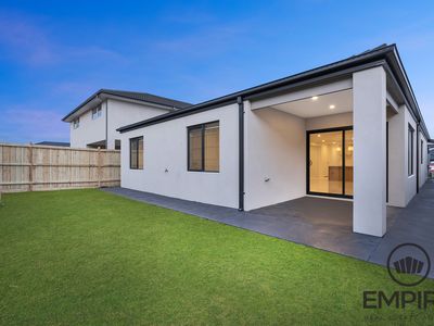 12 Sandalwood Crescent, Clyde North