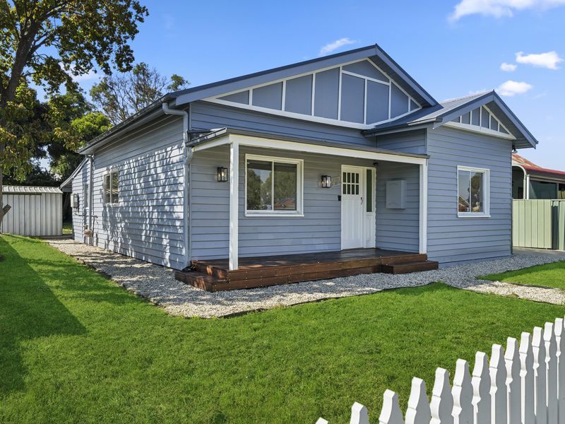 42 Oak Street, Seymour