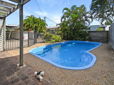 6 / 3 MAYTOWN CLOSE, Manoora