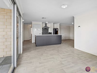 18 Fenchurch Drive, Hilbert