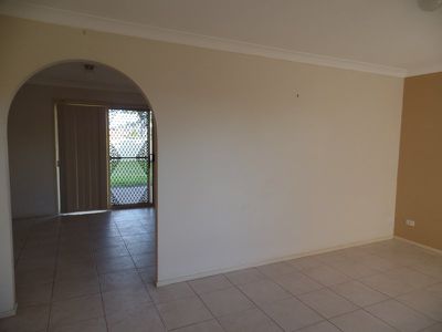 10 Albatross Avenue, Hinchinbrook