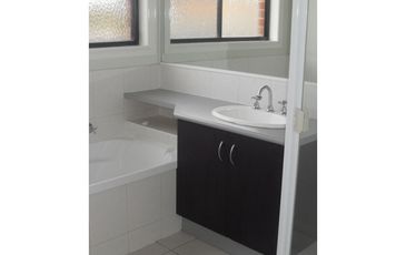 5 Storey Drive, Pakenham