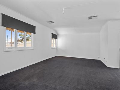 121 Collins Street, Piccadilly