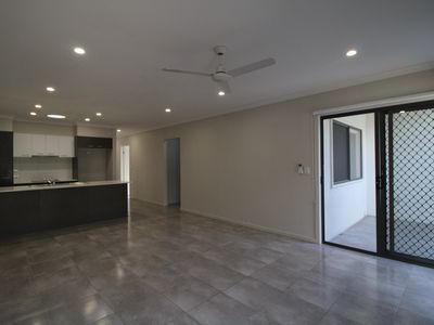 3 / 30 Taurus Circuit, Coomera