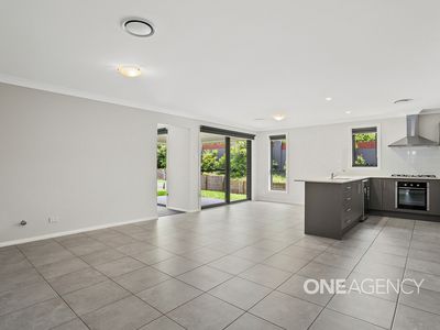 25 Bottlebrush Drive, Calderwood