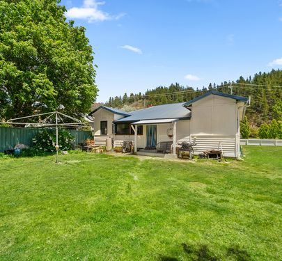 8 Foxlow Street, Captains Flat