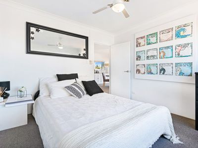 9 / 4 Mary Avenue, Mermaid Beach
