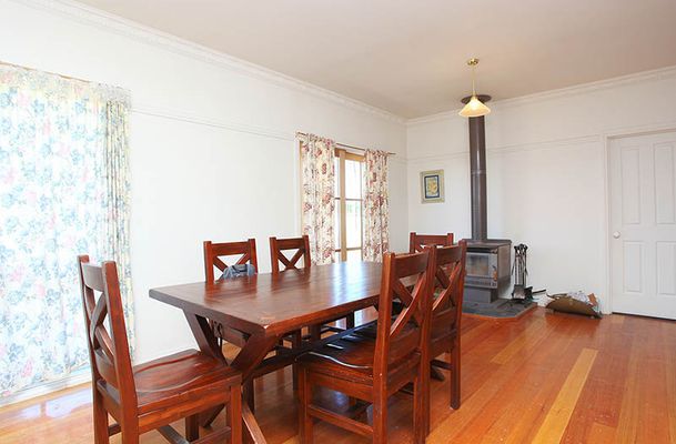 17 Peregrine Road, Oaklands Junction