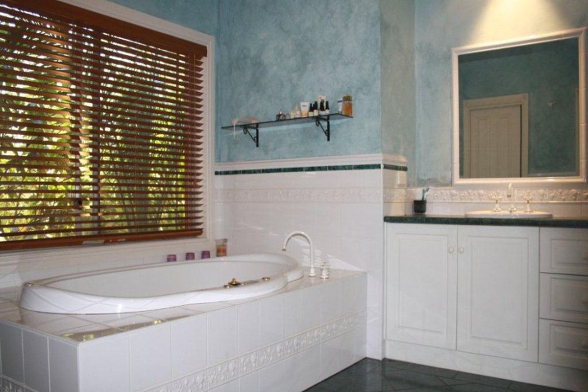 7 Club Court, Mansfield