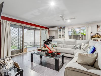 32 Lilly Crescent, Kallangur