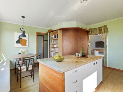 8 Beach Road, Middleton