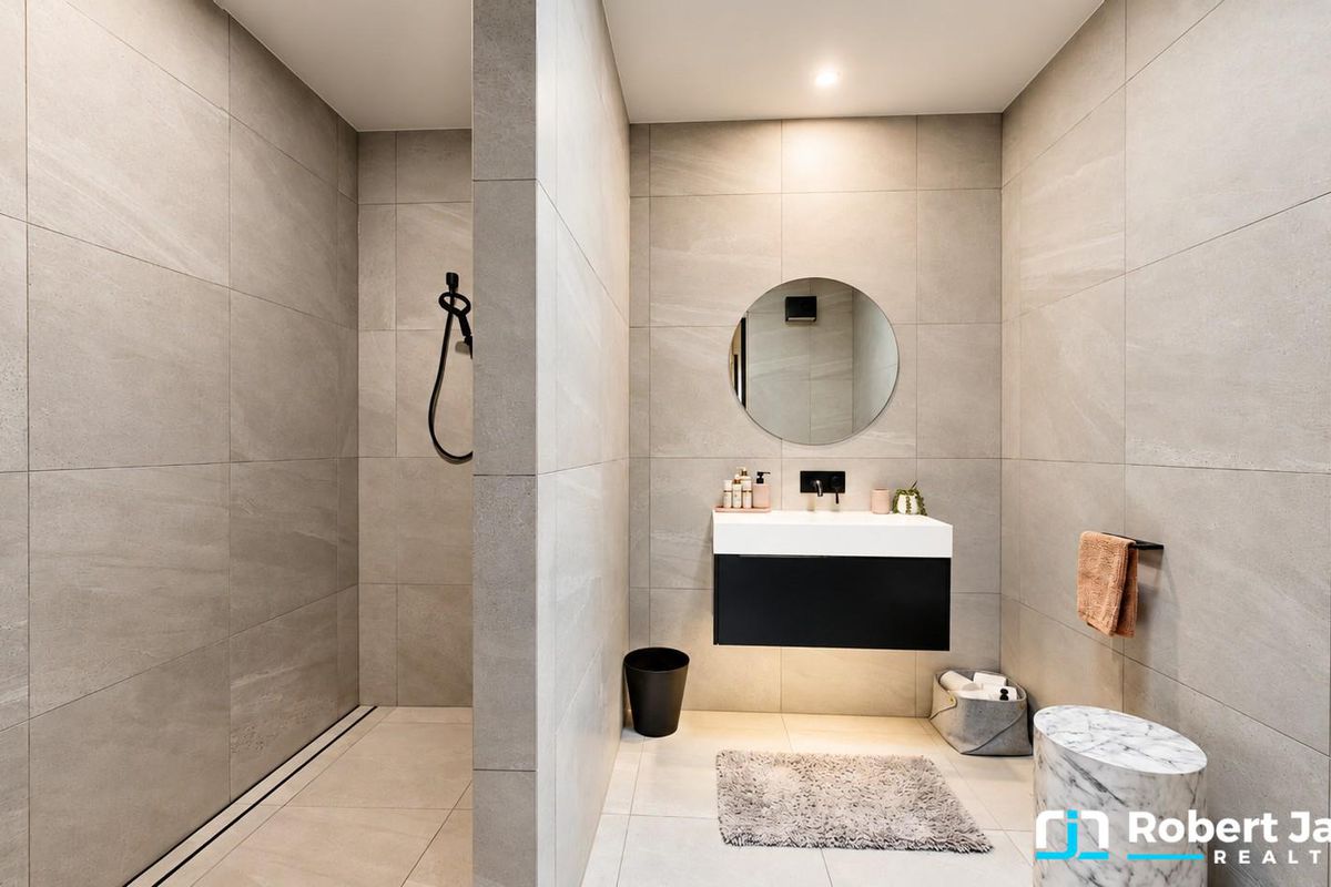 24 Amaroo Place, Cooroibah