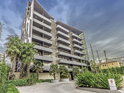 417 / 74 Queens Road, Melbourne