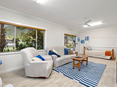 218 Toogood Road, Bayview Heights
