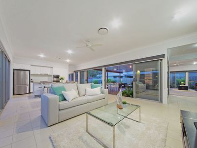 24 Barrington Crescent, Wakerley