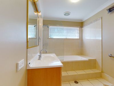 32 Stonehaven Avenue, Dubbo