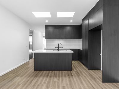 4 / 252 Queen Street, Altona